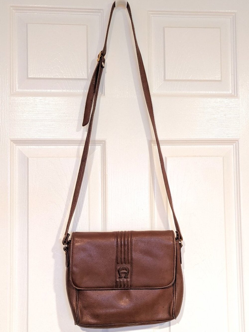 *ETIENNE AIGNER Leather Cross Shoulder Bag